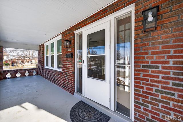 2212 Charlack Avenue, St Louis, MO 63114