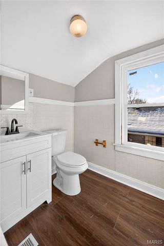 2212 Charlack Avenue, St Louis, MO 63114