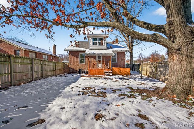 2212 Charlack Avenue, St Louis, MO 63114