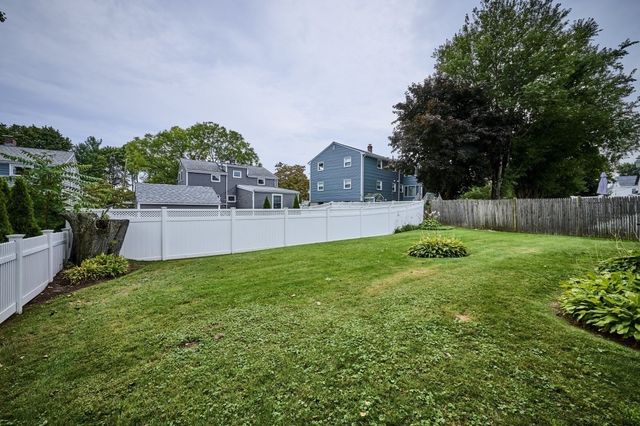 25 Jensen Rd, Watertown, MA 02472