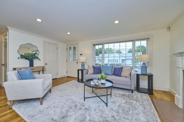 25 Jensen Rd, Watertown, MA 02472