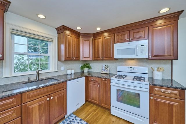 25 Jensen Rd, Watertown, MA 02472