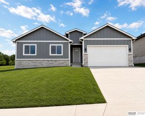 7710 S 33 Avenue, Omaha, NE 68147