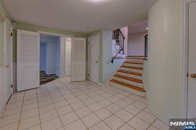 15 Jocelyn Place, Pequannock Township, NJ 07444