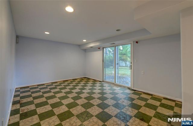 15 Jocelyn Place, Pequannock Township, NJ 07444