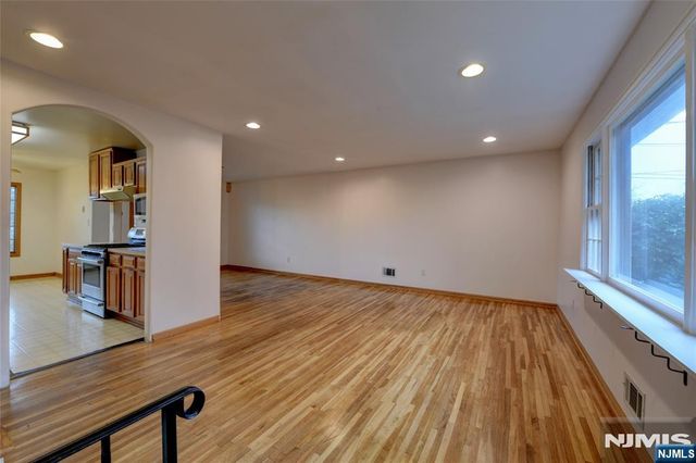 15 Jocelyn Place, Pequannock Township, NJ 07444