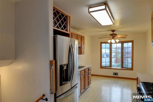 15 Jocelyn Place, Pequannock Township, NJ 07444