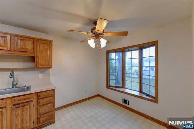 15 Jocelyn Place, Pequannock Township, NJ 07444