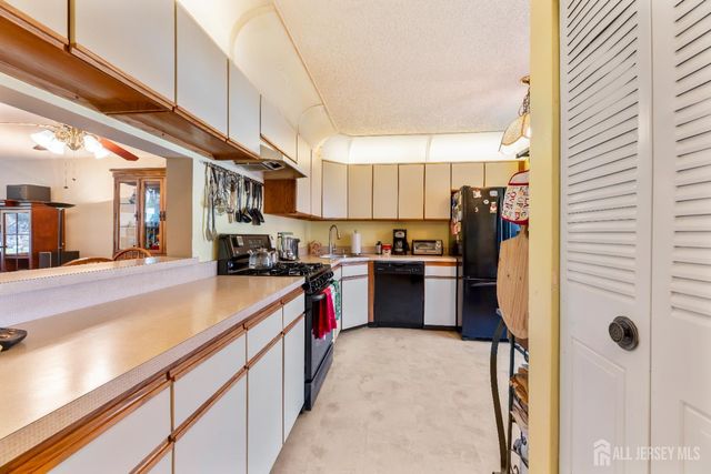 4 Daniel Drive, Franklin, NJ 08823