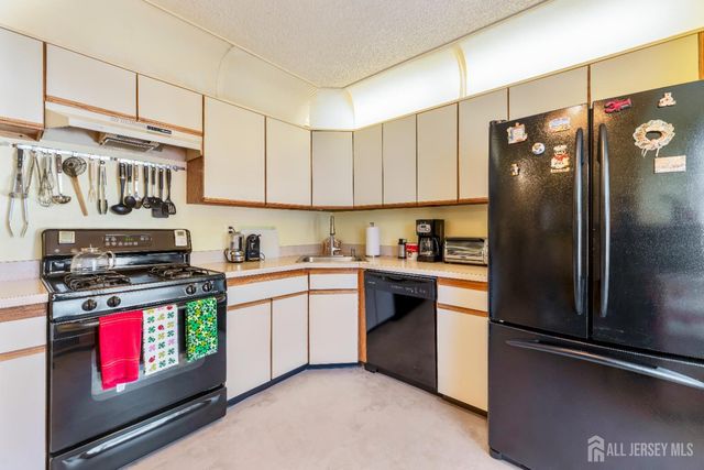 4 Daniel Drive, Franklin, NJ 08823