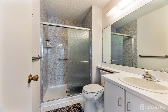 4 Daniel Drive, Franklin, NJ 08823