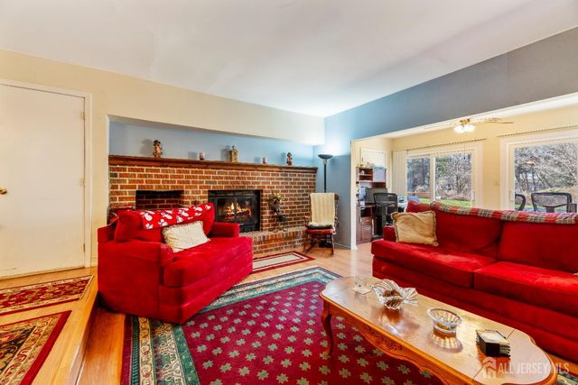 4 Daniel Drive, Franklin, NJ 08823