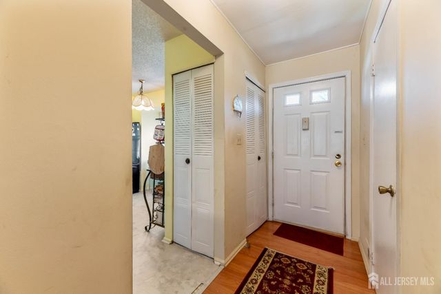 4 Daniel Drive, Franklin, NJ 08823