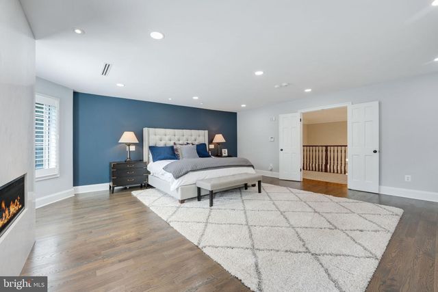 933 BELLVIEW RD, Mclean, VA 22102