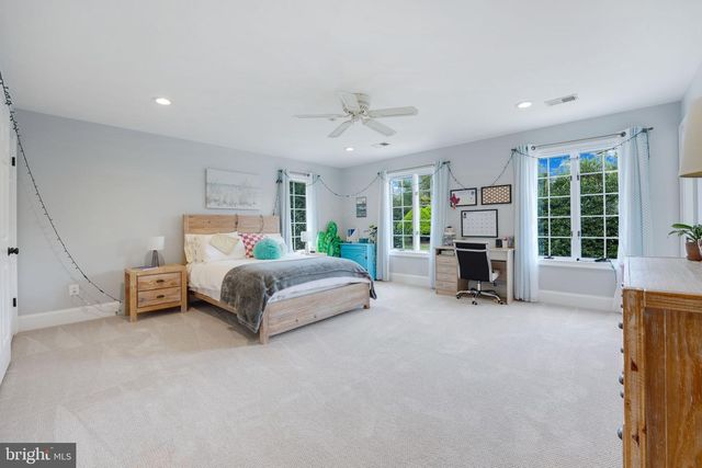 933 BELLVIEW RD, Mclean, VA 22102