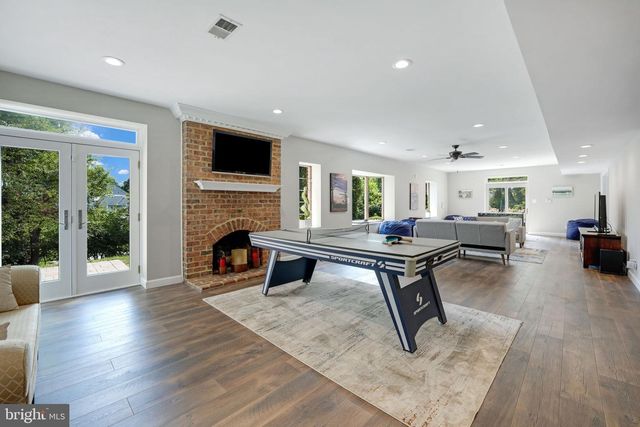 933 BELLVIEW RD, Mclean, VA 22102