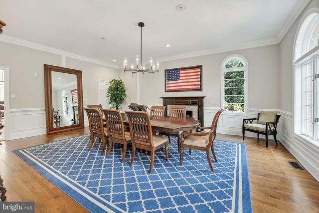 933 BELLVIEW RD, Mclean, VA 22102