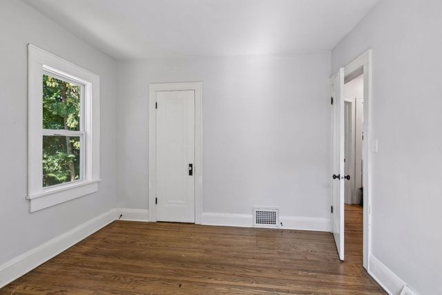 2323 Ilion Avenue N, Minneapolis, MN 55411