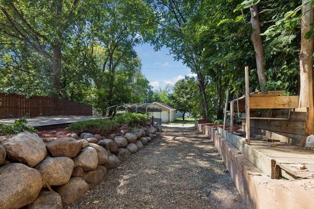 2323 Ilion Avenue N, Minneapolis, MN 55411