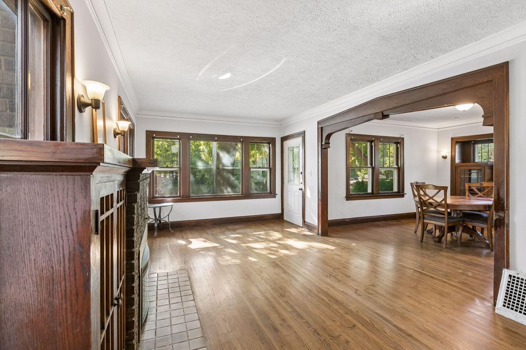 2323 Ilion Avenue N, Minneapolis, MN 55411 — photo 2