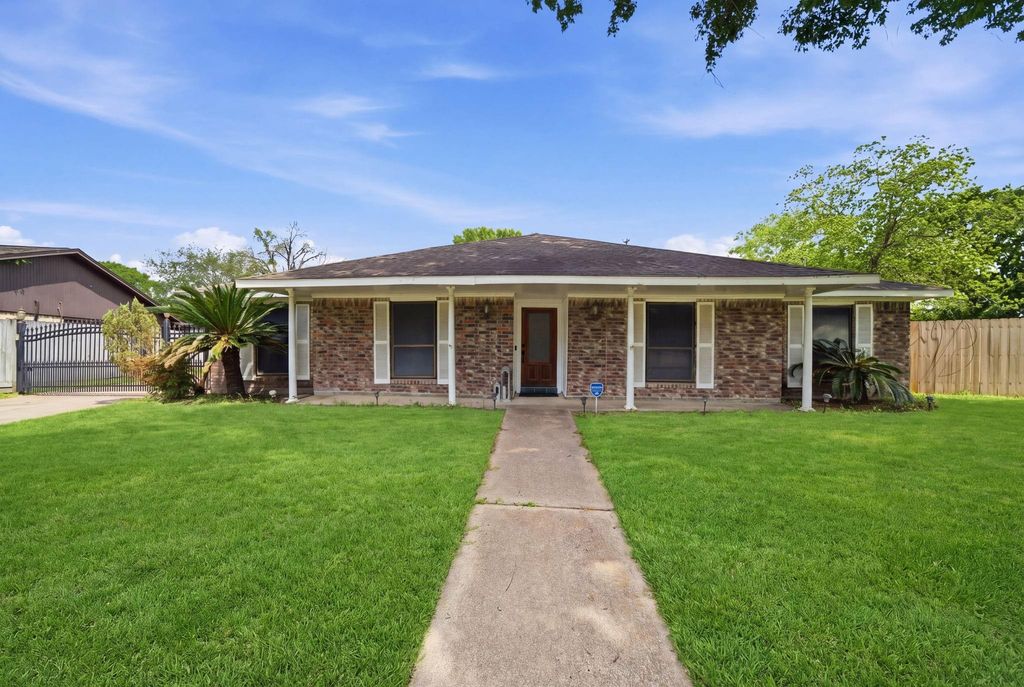 4202 Black Locust Drive, Houston, TX 77088