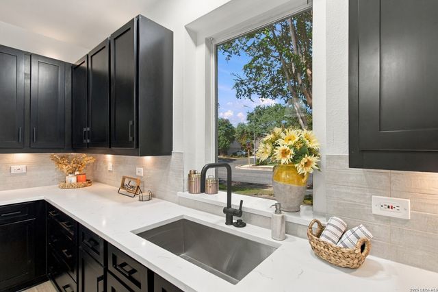 12446 Hart Clf, San Antonio, TX 78249