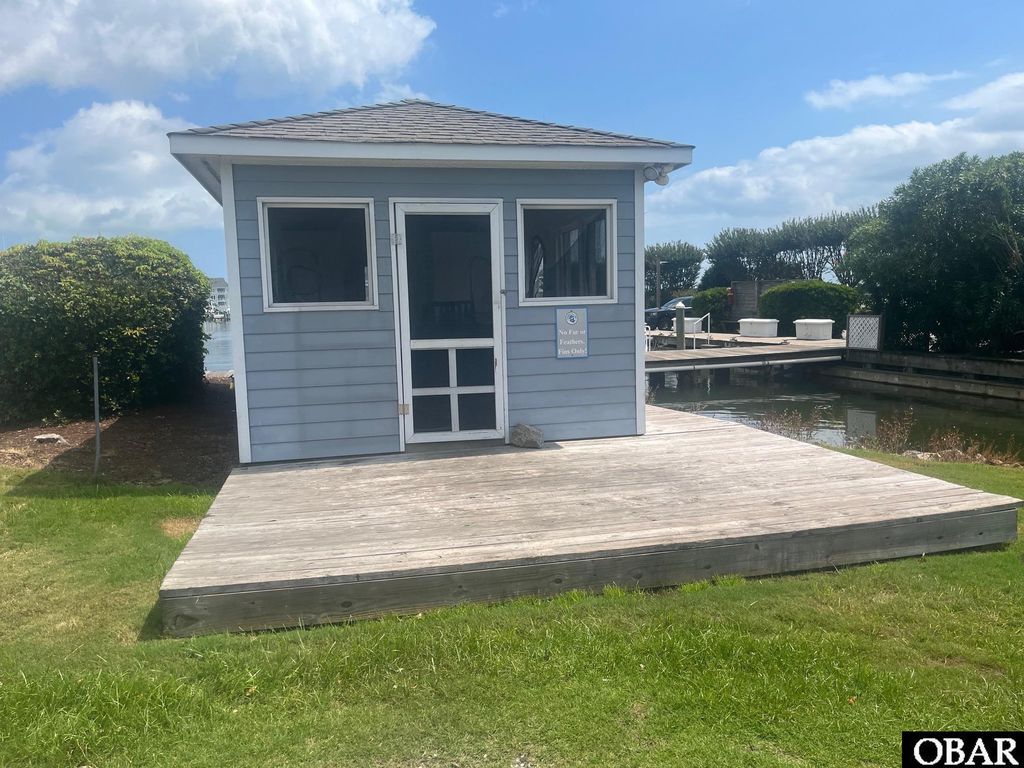 Image 6 of property listing at 97 Yacht Club Court Slip #97, Manteo, NC 27954