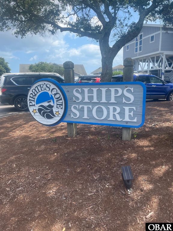 Image 10 of property listing at 97 Yacht Club Court Slip #97, Manteo, NC 27954