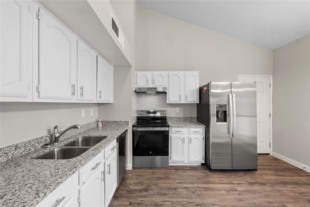 831 Netherland Drive, Arlington, TX 76017