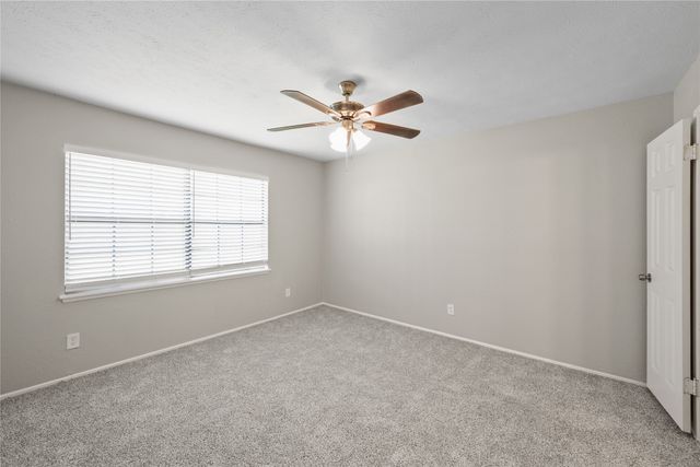 831 Netherland Drive, Arlington, TX 76017