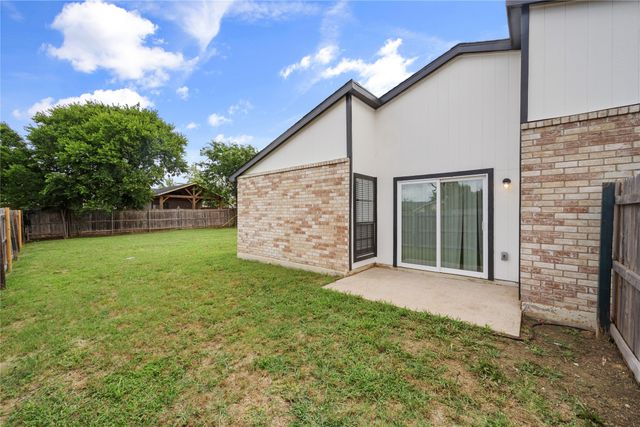 831 Netherland Drive, Arlington, TX 76017