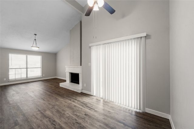 831 Netherland Drive, Arlington, TX 76017