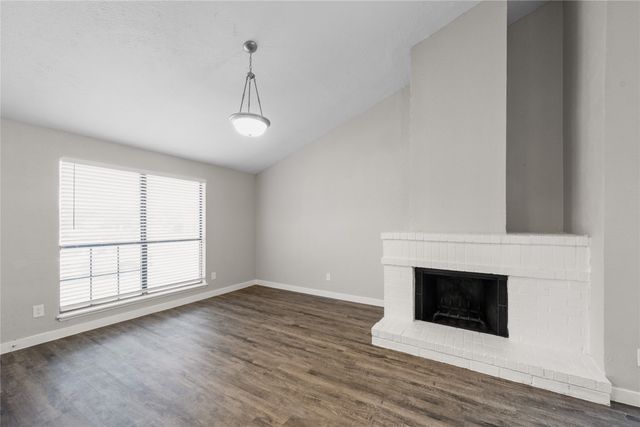 831 Netherland Drive, Arlington, TX 76017