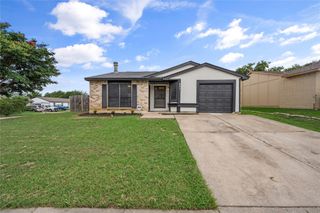 831 Netherland Drive, Arlington, TX 76017