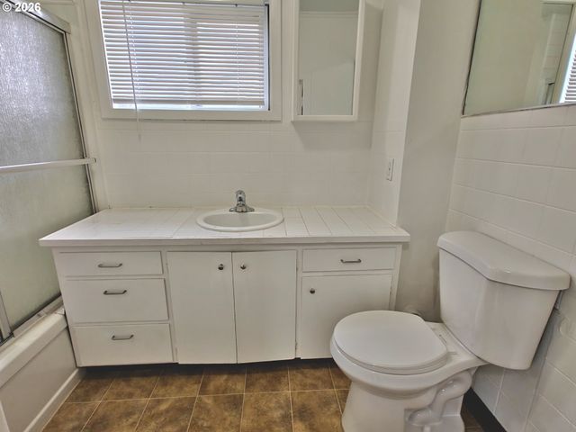 8434 Se 17TH Ave, Portland, OR 97202