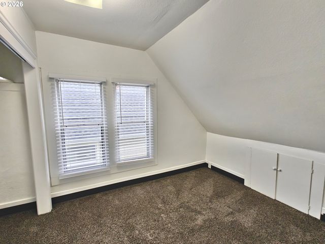 8434 Se 17TH Ave, Portland, OR 97202