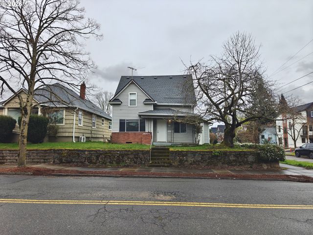 8434 Se 17TH Ave, Portland, OR 97202