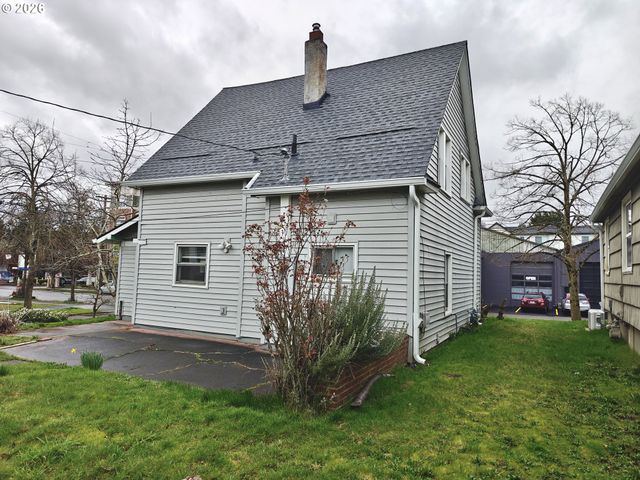 8434 Se 17TH Ave, Portland, OR 97202