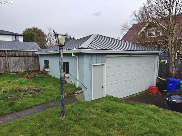 8434 Se 17TH Ave, Portland, OR 97202