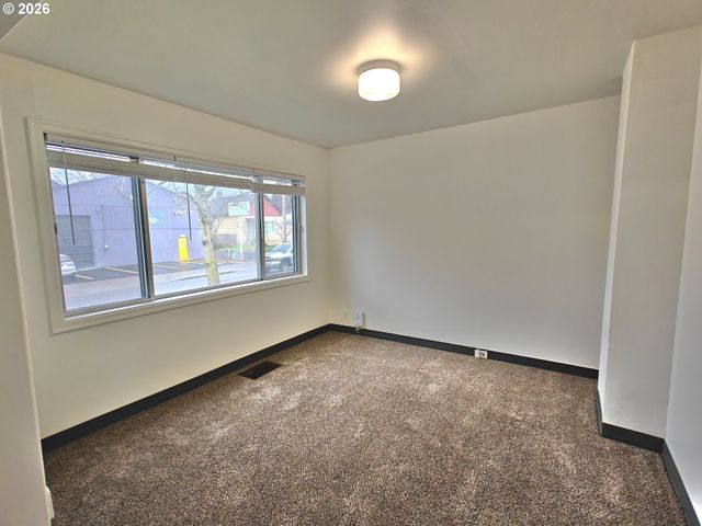 8434 Se 17TH Ave, Portland, OR 97202