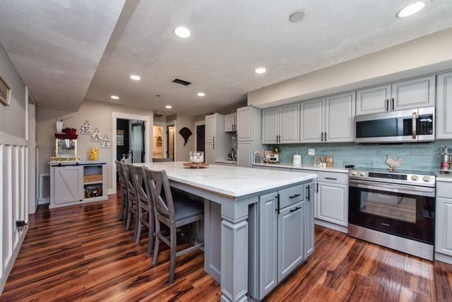 4110 MEADOW RUN LANE, Wesley Chapel, FL 33543