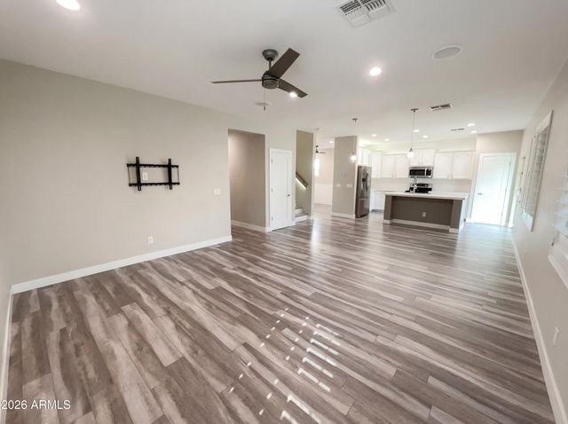 1099 E SOURWOOD Drive, Gilbert, AZ 85298