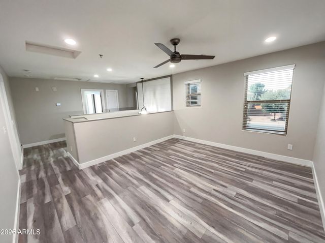 1099 E SOURWOOD Drive, Gilbert, AZ 85298