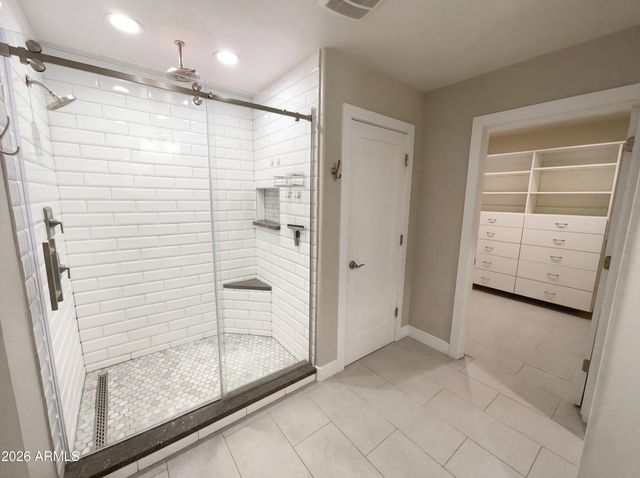 1099 E SOURWOOD Drive, Gilbert, AZ 85298