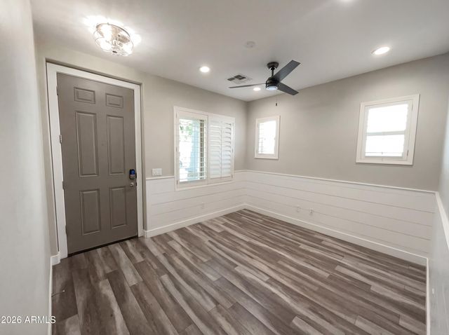 1099 E SOURWOOD Drive, Gilbert, AZ 85298