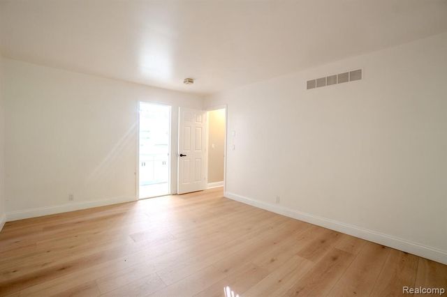 5235 Royal Vale Lane 70, Dearborn, MI 48126