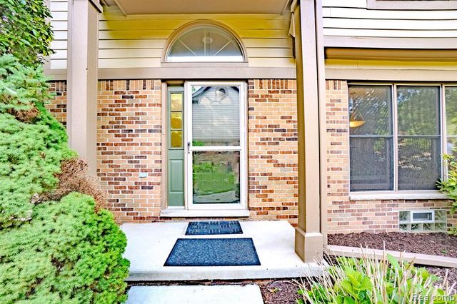 5235 Royal Vale Lane 70, Dearborn, MI 48126