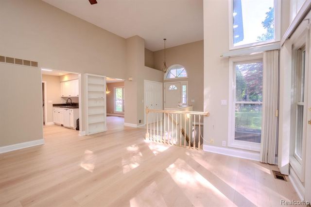 5235 Royal Vale Lane 70, Dearborn, MI 48126