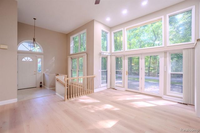 5235 Royal Vale Lane 70, Dearborn, MI 48126