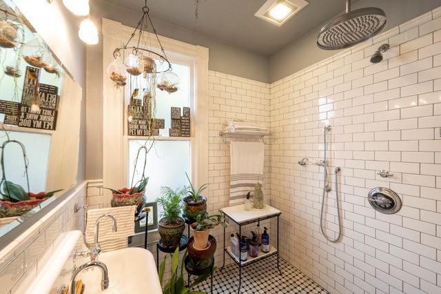 1646 Harvard Street, Houston, TX 77008